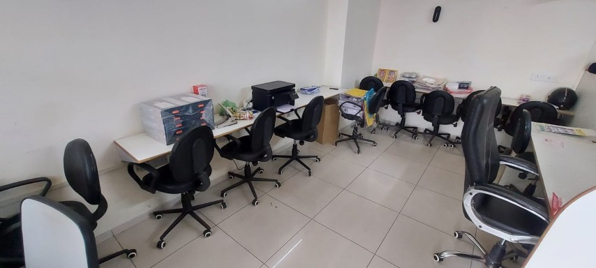 Office 595 Sq. Ft. Commercial Office for Rent in Sg Highway Ahmedabad - Media 2