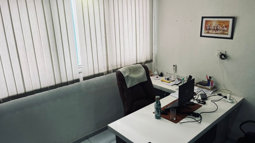 Office 710 Sq. Ft. Commercial Office for Rent in Prahladnagar Ahmedabad - Media 1