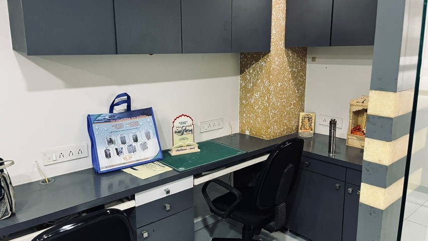 Office 710 Sq. Ft. Commercial Office for Rent in Prahladnagar Ahmedabad - Media 6