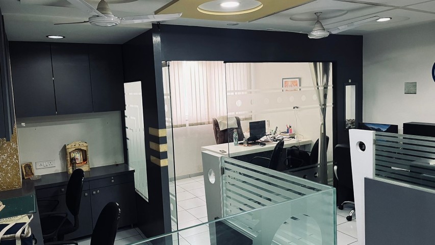 Office 710 Sq. Ft. Commercial Office for Rent in Prahladnagar Ahmedabad - Media 9