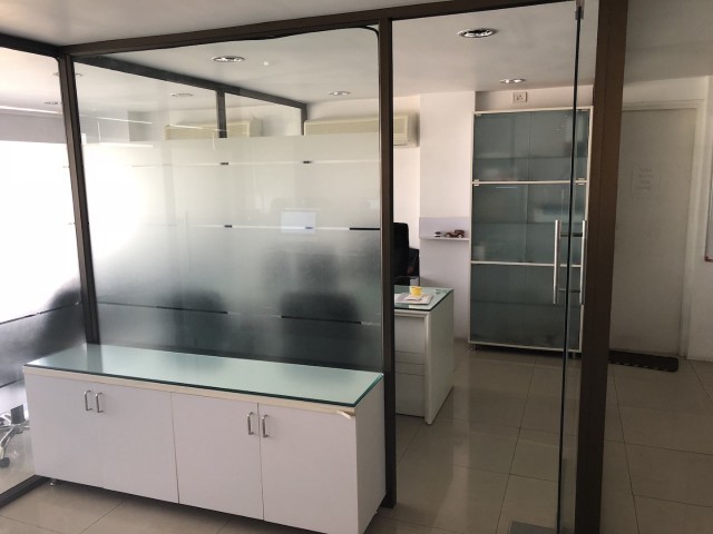 Office 1584 Sq. Ft. Commercial Office for Rent in Sg Highway Ahmedabad - Media 4