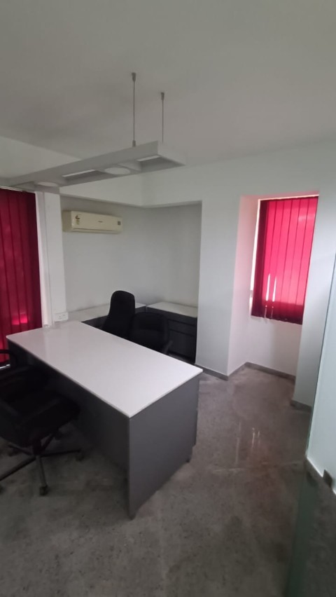 Office 1400 Sq. Ft. Commercial Office for Rent in Thaltej Ahmedabad