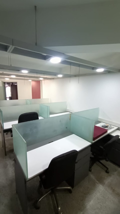 Office 1400 Sq. Ft. Commercial Office for Rent in Thaltej Ahmedabad - Media 11