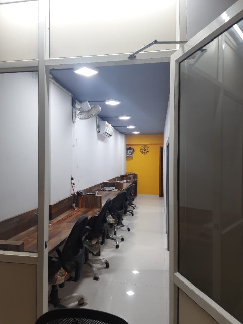 Office 1567 Sq. Ft. Commercial Office for Rent in Vijay Cross Road Ahmedabad - Media 4