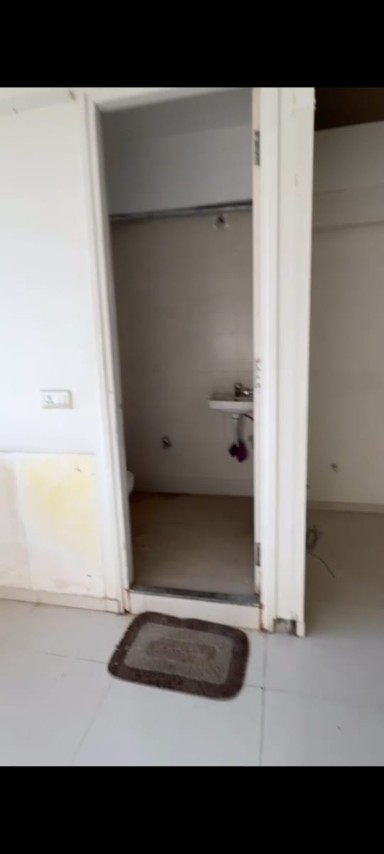 Office 705 Sq. Ft. Commercial Office for Rent in Sola Ahmedabad - Media 5