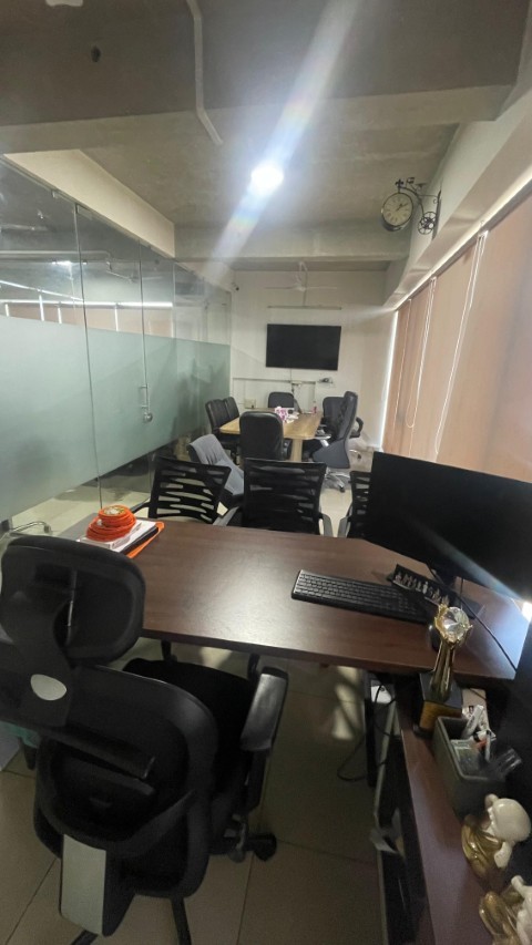 Office 1095 Sq. Ft. Commercial Office for Rent in Thaltej Ahmedabad - Media 2
