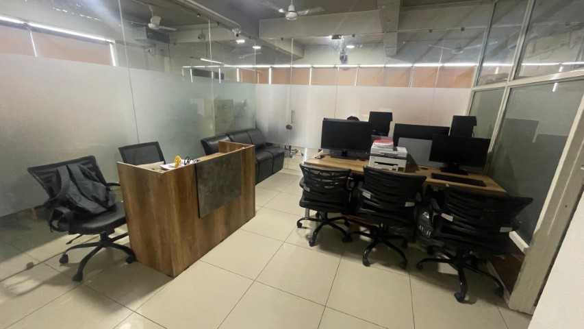 Office 1095 Sq. Ft. Commercial Office for Rent in Thaltej Ahmedabad - Media 13