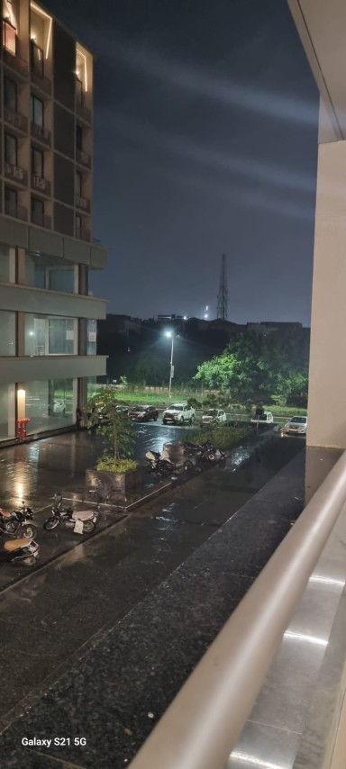 Showroom 1075 Sq. Ft. Showroom Ground Floor for Rent in Jagatpur Ahmedabad - Media 2