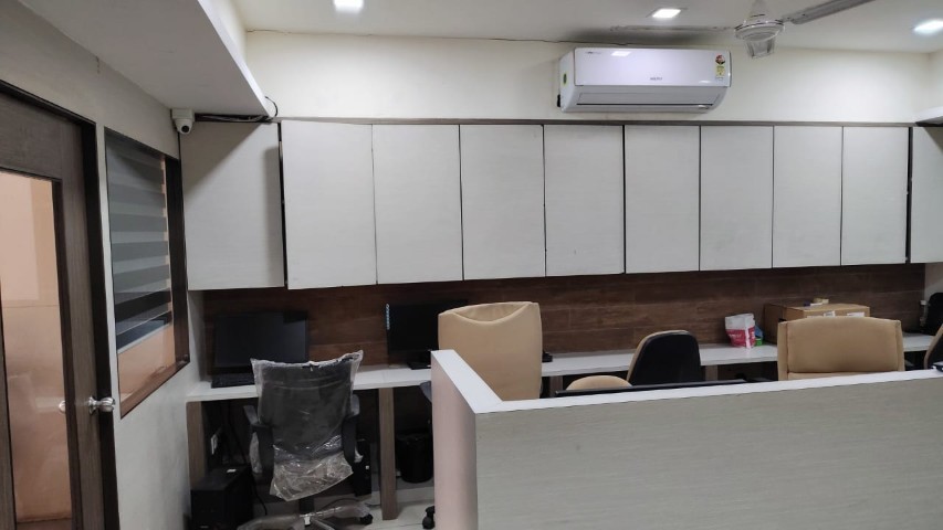 Office 985 Sq. Ft. Commercial Office for Rent in Makarba Ahmedabad - Media 6