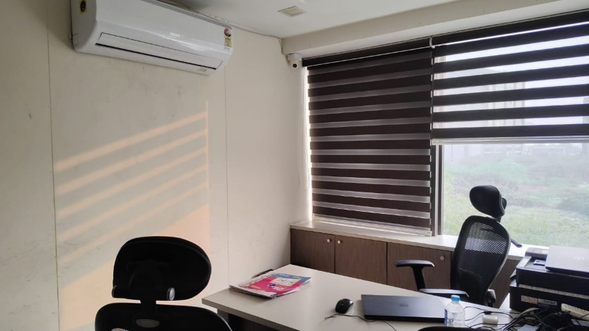 Office 985 Sq. Ft. Commercial Office for Rent in Makarba Ahmedabad - Media 7