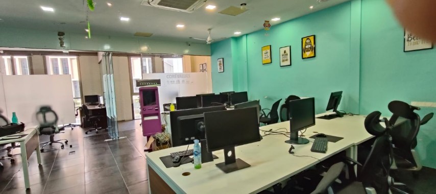 Office 1611 Sq. Ft. Commercial Office for Rent in Sg Highway Ahmedabad - Media 4