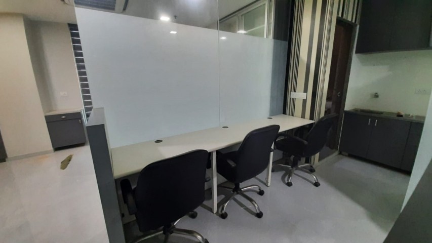 Office 1225 Sq. Ft. Commercial Office for Rent in Science City Ahmedabad - Media 11