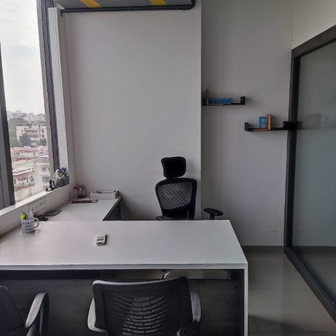 Office 699 Sq. Ft. Commercial Office for Rent in Vastrapur Ahmedabad
