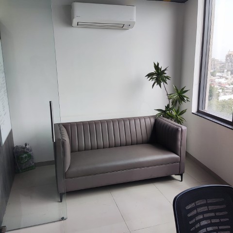 Office 699 Sq. Ft. Commercial Office for Rent in Vastrapur Ahmedabad - Media 3