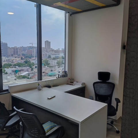 Office 699 Sq. Ft. Commercial Office for Rent in Vastrapur Ahmedabad - Media 5