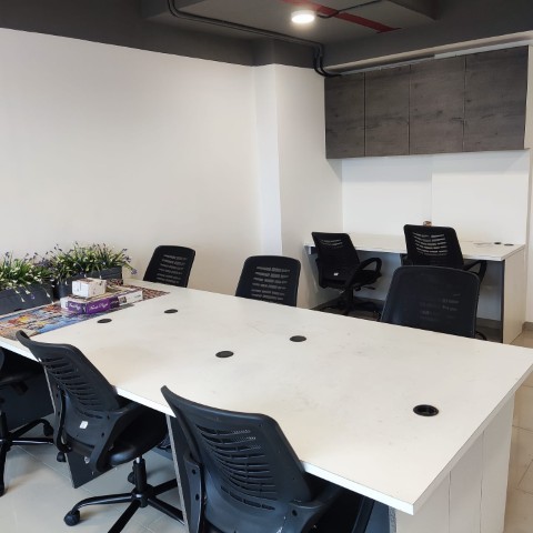 Office 699 Sq. Ft. Commercial Office for Rent in Vastrapur Ahmedabad - Media 6