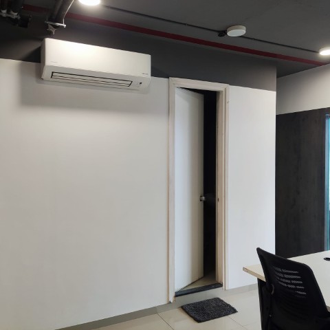 Office 699 Sq. Ft. Commercial Office for Rent in Vastrapur Ahmedabad - Media 7