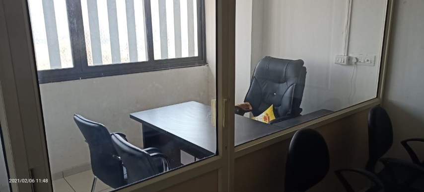 Office 610 Sq. Ft. Commercial Office for Rent in Jagatpur Ahmedabad - Media 3