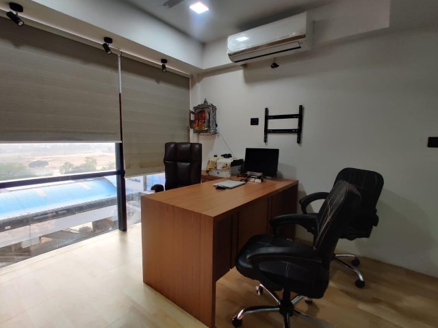 Office 1550 Sq. Ft. Commercial Office for Rent in Drive In Road Ahmedabad