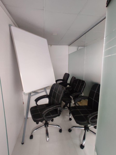 Office 1550 Sq. Ft. Commercial Office for Rent in Drive In Road Ahmedabad - Media 5