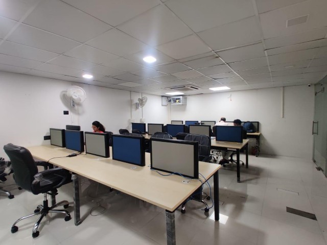 Office 1550 Sq. Ft. Commercial Office for Rent in Drive In Road Ahmedabad - Media 15