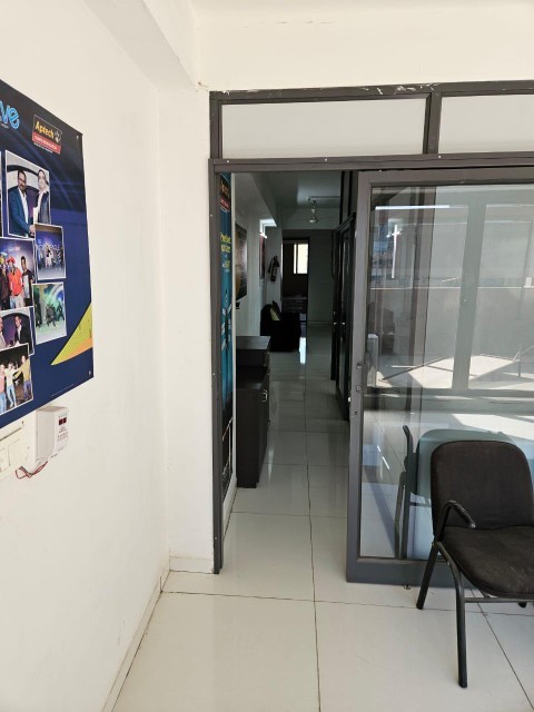 Office 1750 Sq. Ft. Commercial Office for Rent in Rajpath Rangoli Road Ahmedabad - Media 7