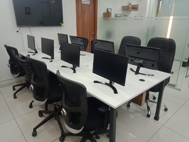 Office 710 Sq. Ft. Commercial Office for Rent in Jagatpur Ahmedabad - Media 4