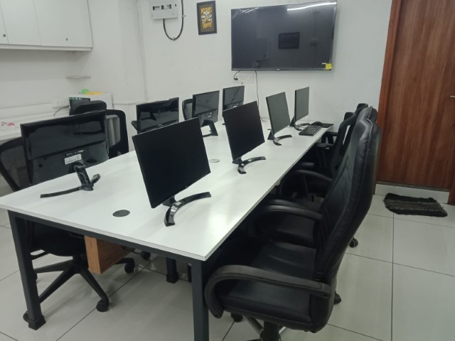 Office 710 Sq. Ft. Commercial Office for Rent in Jagatpur Ahmedabad - Media 8