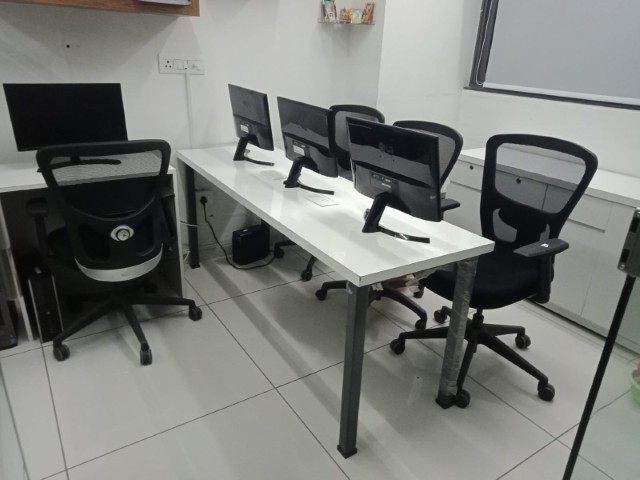 Office 710 Sq. Ft. Commercial Office for Rent in Jagatpur Ahmedabad - Media 9