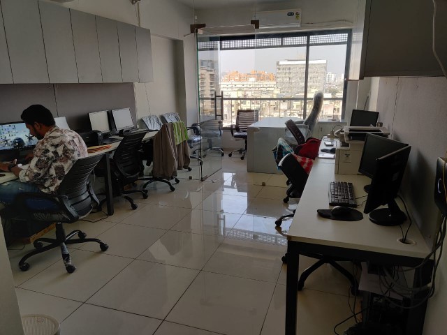 Office 505 Sq. Ft. Commercial Office for Rent in Satellite Ahmedabad - Media 3