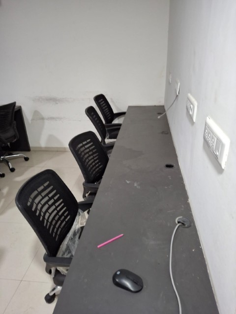 Office 1400 Sq. Ft. Commercial Office for Sale in Shyamal Cross Road Ahmedabad - Media 9