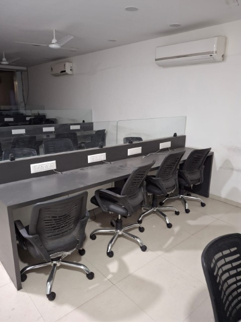 Office 1400 Sq. Ft. Commercial Office for Sale in Shyamal Cross Road Ahmedabad - Media 14