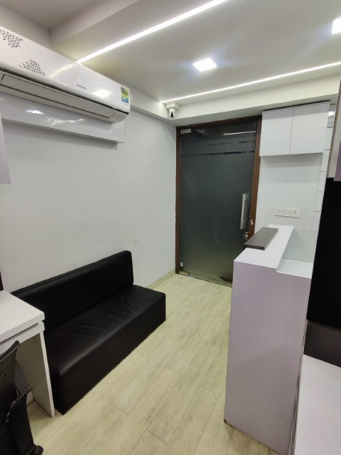 Office 640 Sq. Ft. Commercial Office for Rent in Makarba Ahmedabad - Media 4
