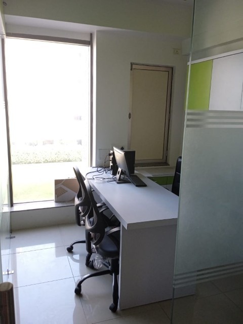 Office 550 Sq. Ft. Commercial Office for Rent in Prahladnagar Ahmedabad - Media 11