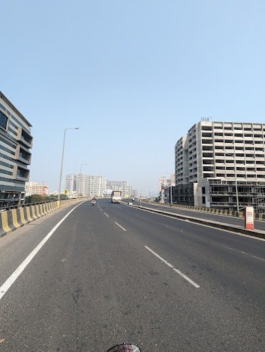 Office 1250 Sq. Ft. Commercial Office for Rent in Ambli T Junction Ahmedabad - Media 4