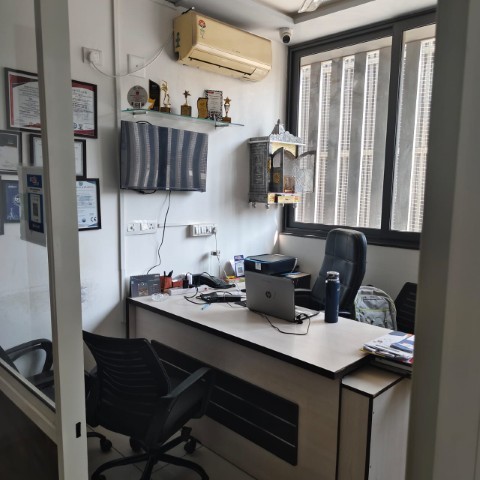 Office 750 Sq. Ft. Commercial Office for Rent in Jagatpur Ahmedabad - Media 15