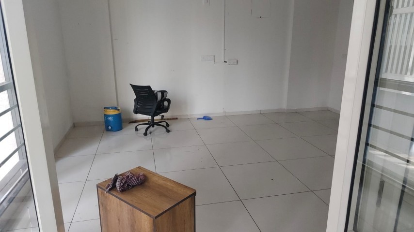 Office 750 Sq. Ft. Commercial Office for Rent in Jagatpur Ahmedabad