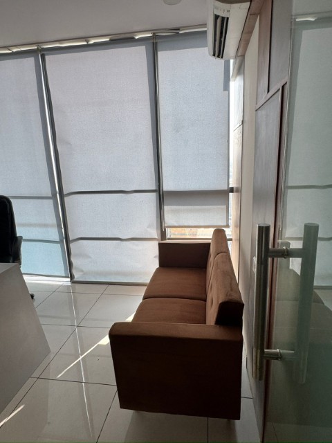 Office 926 Sq. Ft. Commercial Office for Rent in Sg Highway Ahmedabad - Media 3