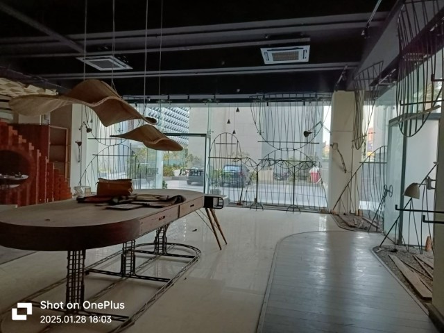 Showroom 1700 Sq. Ft. Showroom Ground Floor for Rent in Sindhu Bhavan Road Ahmedabad - Media 2