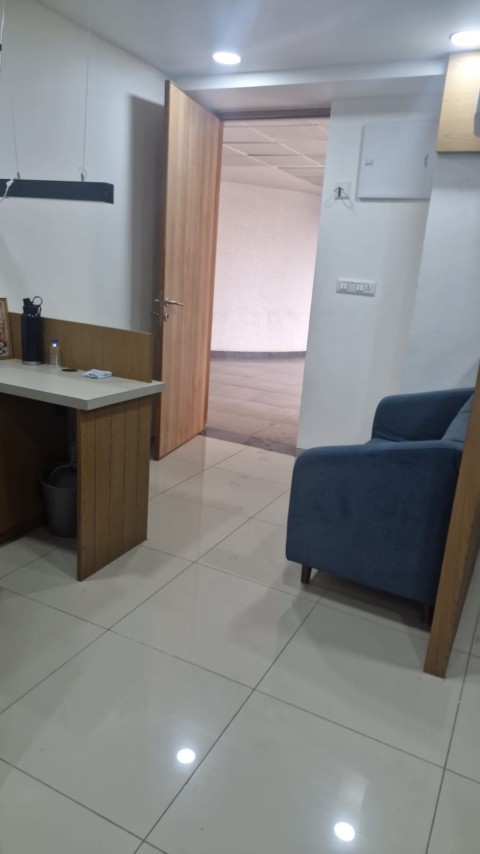 Office 830 Sq. Ft. Commercial Office for Rent in Vastrapur Ahmedabad - Media 3