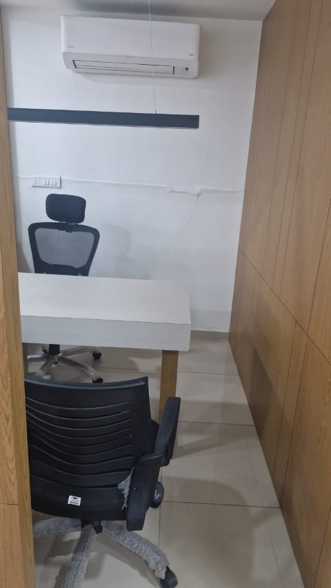 Office 830 Sq. Ft. Commercial Office for Rent in Vastrapur Ahmedabad - Media 5