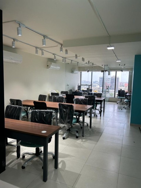 Office 1000 Sq. Ft. Commercial Office for Rent in Shyamal Cross Road Ahmedabad - Media 2
