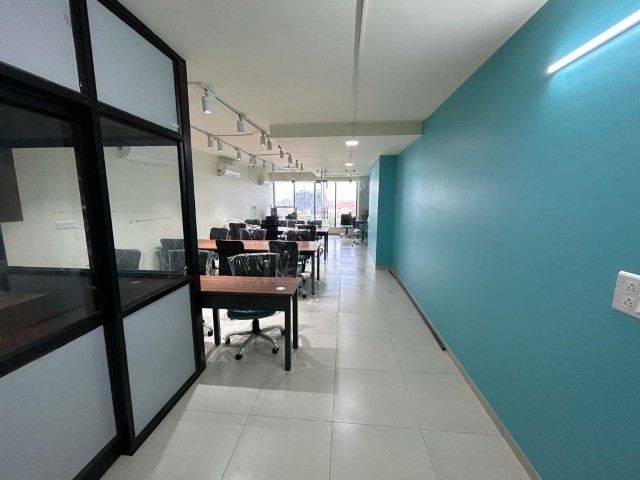 Office 1000 Sq. Ft. Commercial Office for Rent in Shyamal Cross Road Ahmedabad - Media 8
