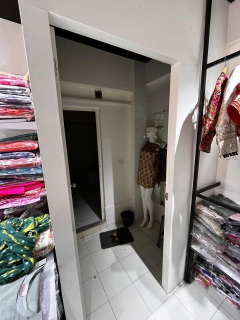 Showroom 360 Sq. Ft. Showroom First Floor for Rent in Gota Ahmedabad - Media 4