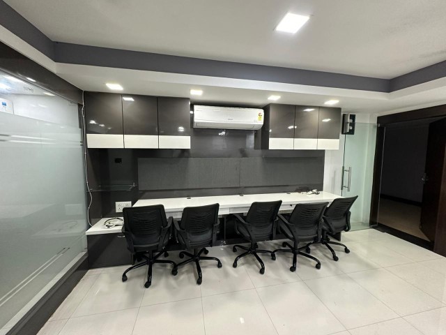 Office 730 Sq. Ft. Commercial Office for Rent in Science City Ahmedabad - Media 4