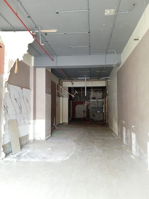 Showroom 2100 Sq. Ft. Showroom Ground Floor for Rent in Thaltej Ahmedabad