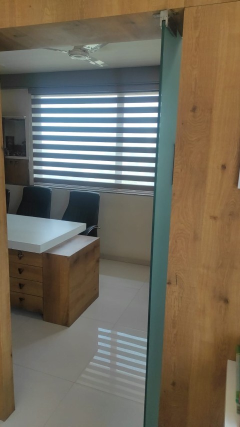 Office 900 Sq. Ft. Commercial Office for Rent in Sola Ahmedabad - Media 2