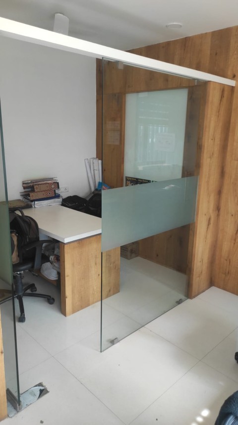 Office 900 Sq. Ft. Commercial Office for Rent in Sola Ahmedabad - Media 4