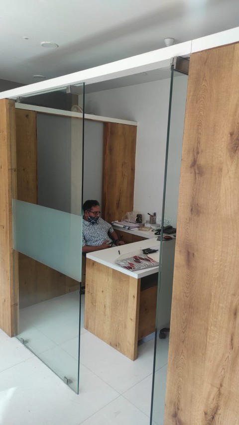 Office 900 Sq. Ft. Commercial Office for Rent in Sola Ahmedabad - Media 6