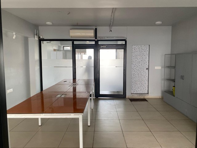 Office 1100 Sq. Ft. Commercial Office for Rent in Makarba Ahmedabad - Media 4